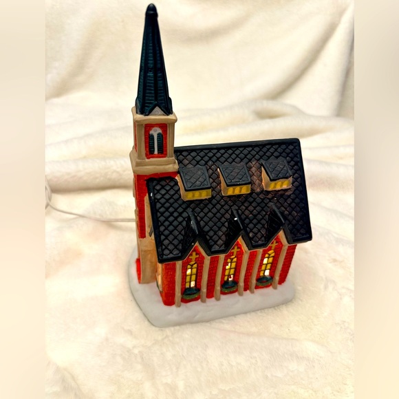 Holiday expressions in original box hand painted 3-D porcelain lighted church - Picture 5 of 16